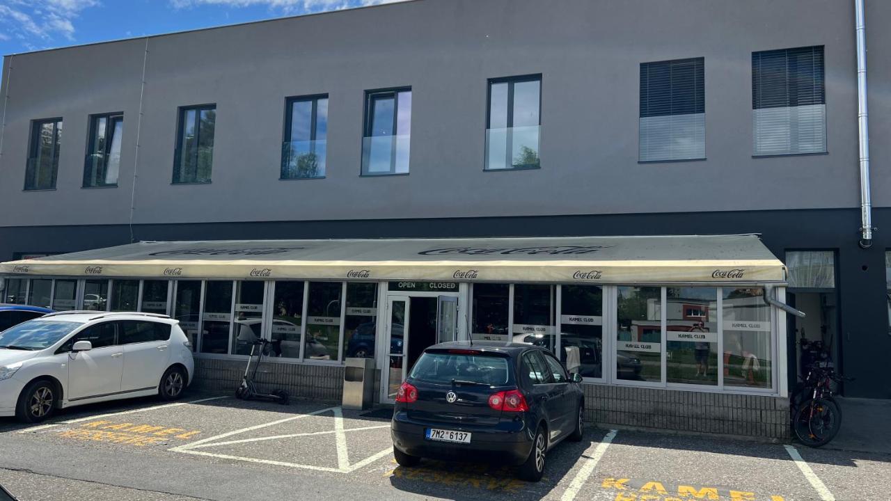 Kamel Club Restaurace A Penzion Ołomuniec Zewnętrze zdjęcie